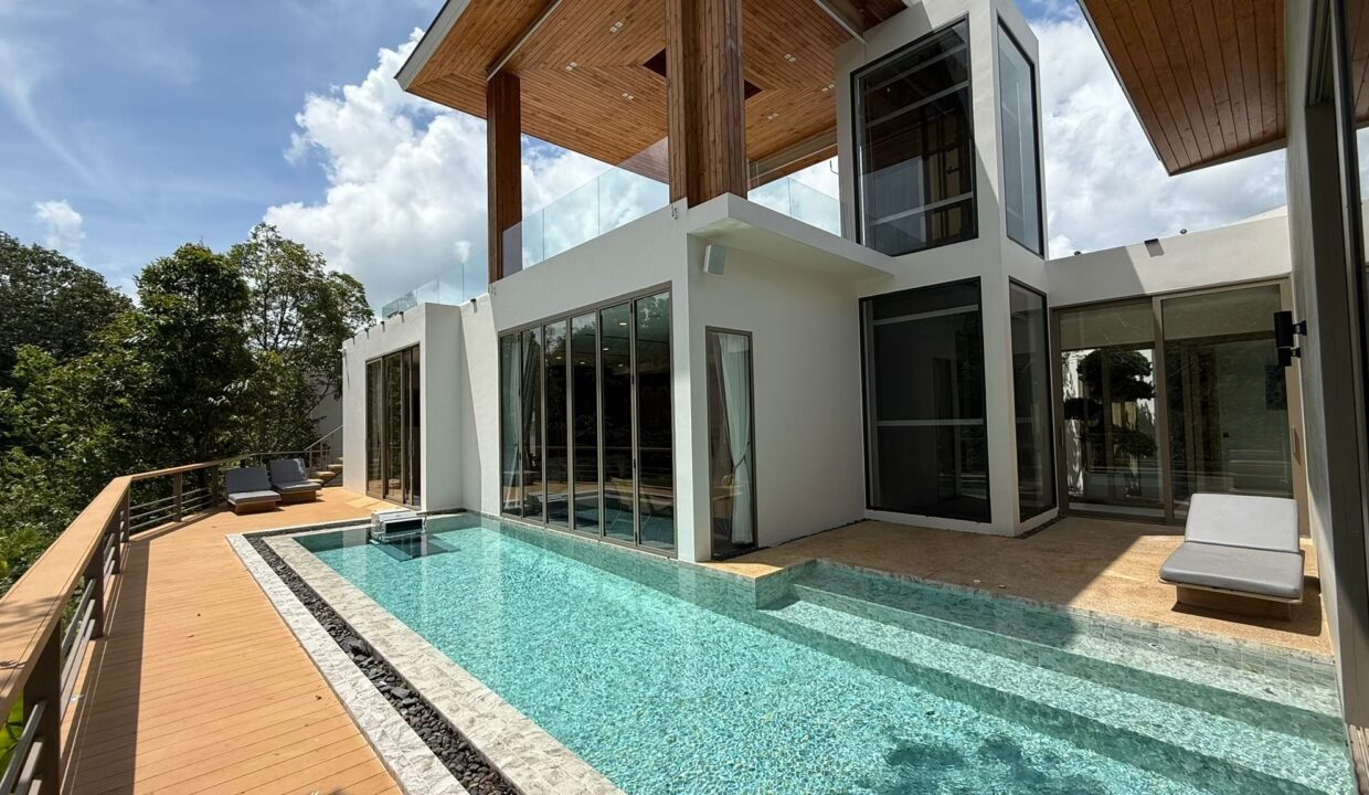 37. pool and terrrace