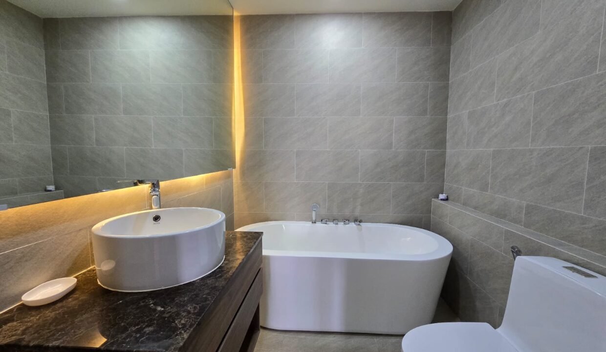 WhatsApp Image 2025-09-29 at 5.47.44 PM (1)