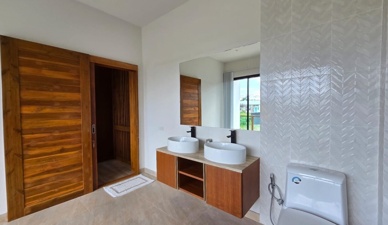 WhatsApp Image 2025-10-03 at 11.11.17 AM (1)