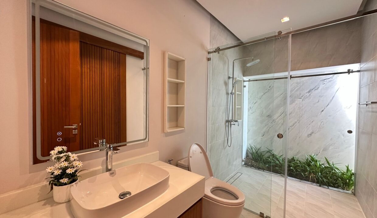 WhatsApp Image 2025-10-06 at 2.26.24 PM (2)