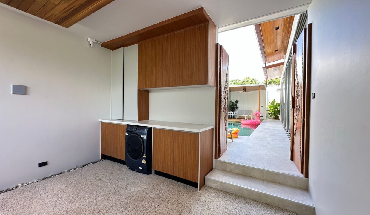 WhatsApp Image 2025-10-06 at 2.27.27 PM (1)