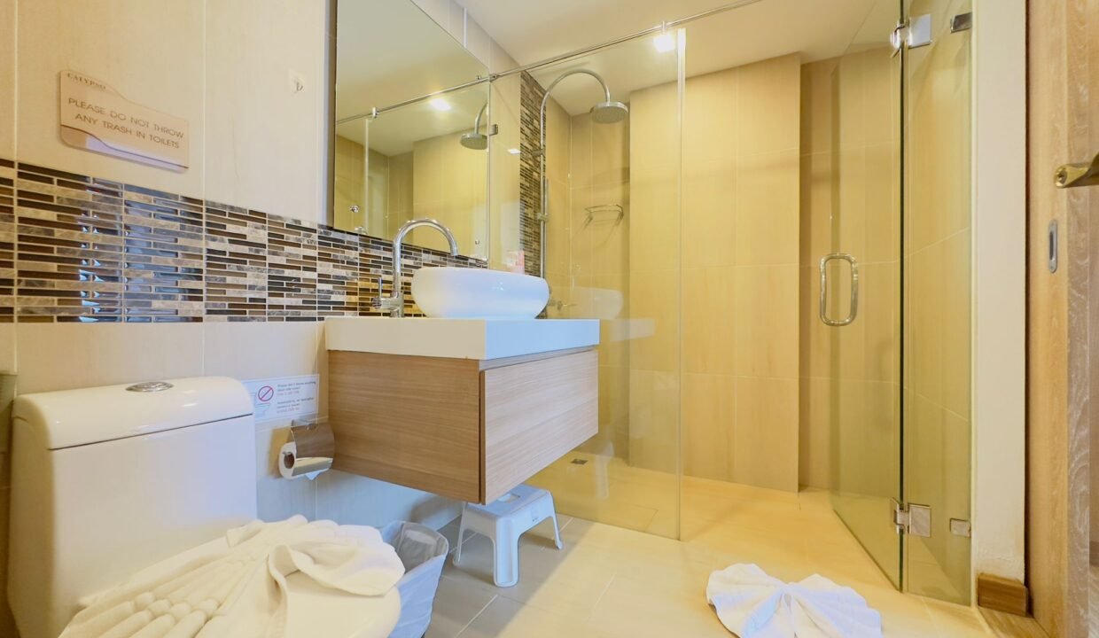 WhatsApp Image 2025-10-18 at 1.52.13 PM (1)