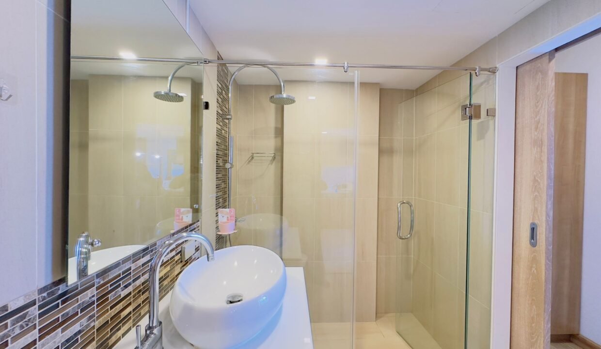 WhatsApp Image 2025-10-18 at 1.52.13 PM (2)