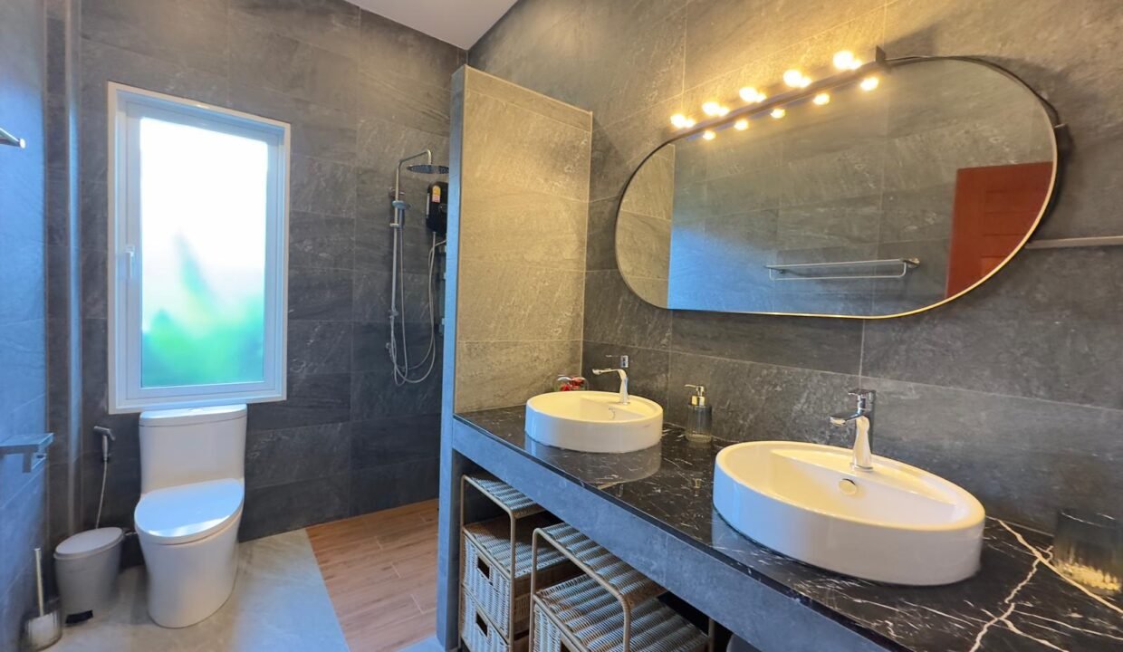 WhatsApp Image 2025-10-28 at 2.21.22 PM